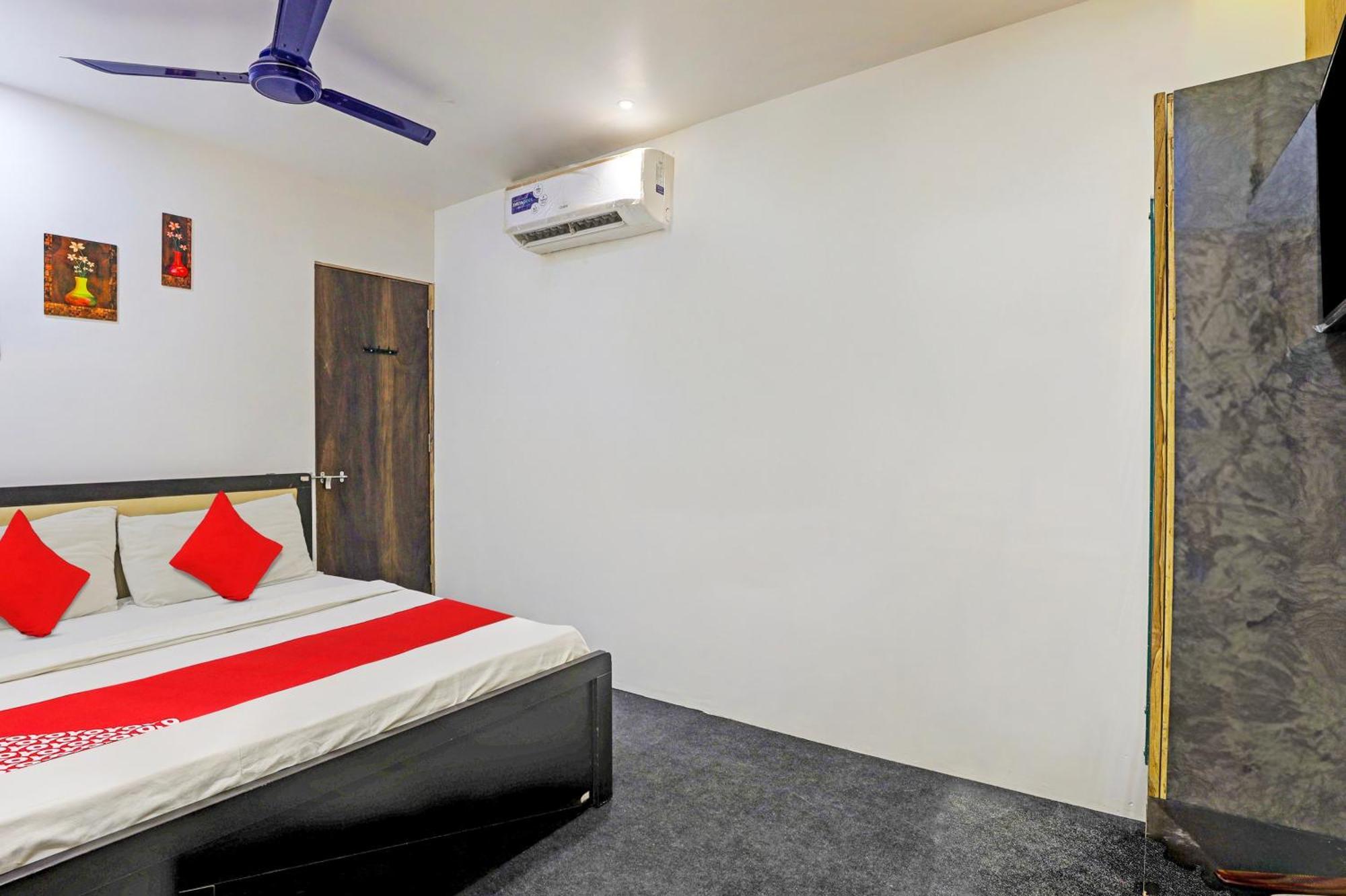 Hotel O Lotus Hotel สุรัต ภายนอก รูปภาพ