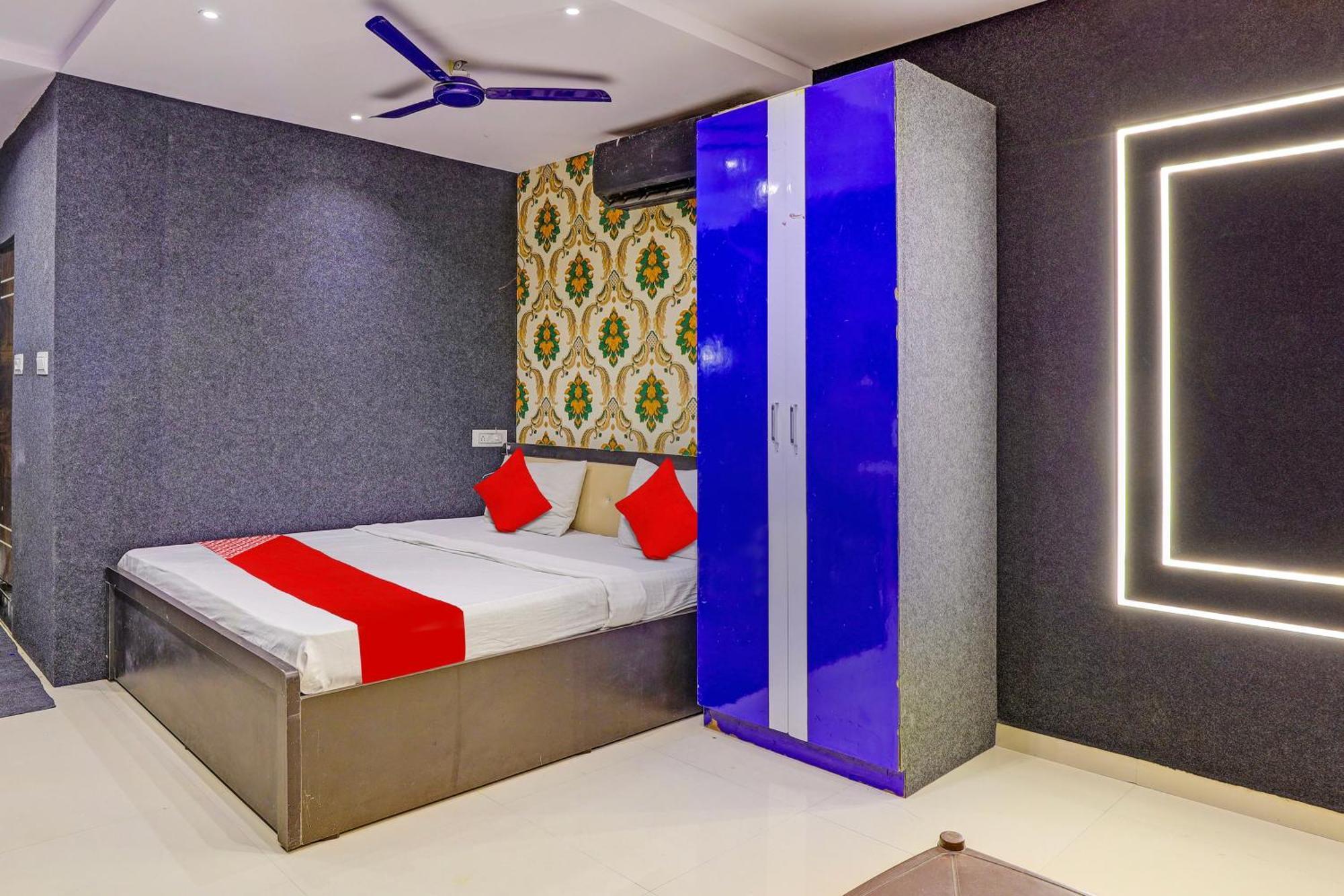 Hotel O Lotus Hotel สุรัต ภายนอก รูปภาพ