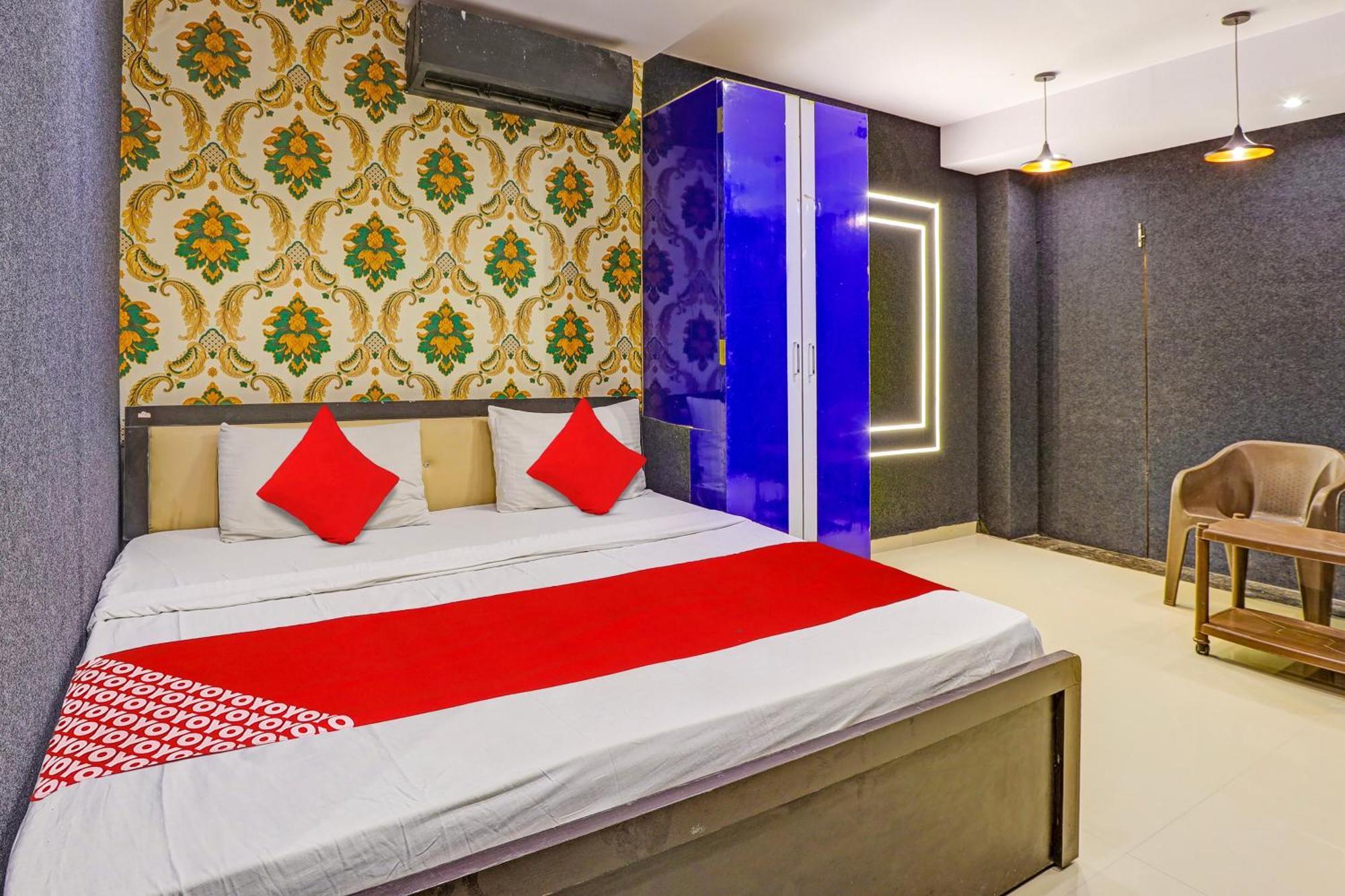 Hotel O Lotus Hotel สุรัต ภายนอก รูปภาพ