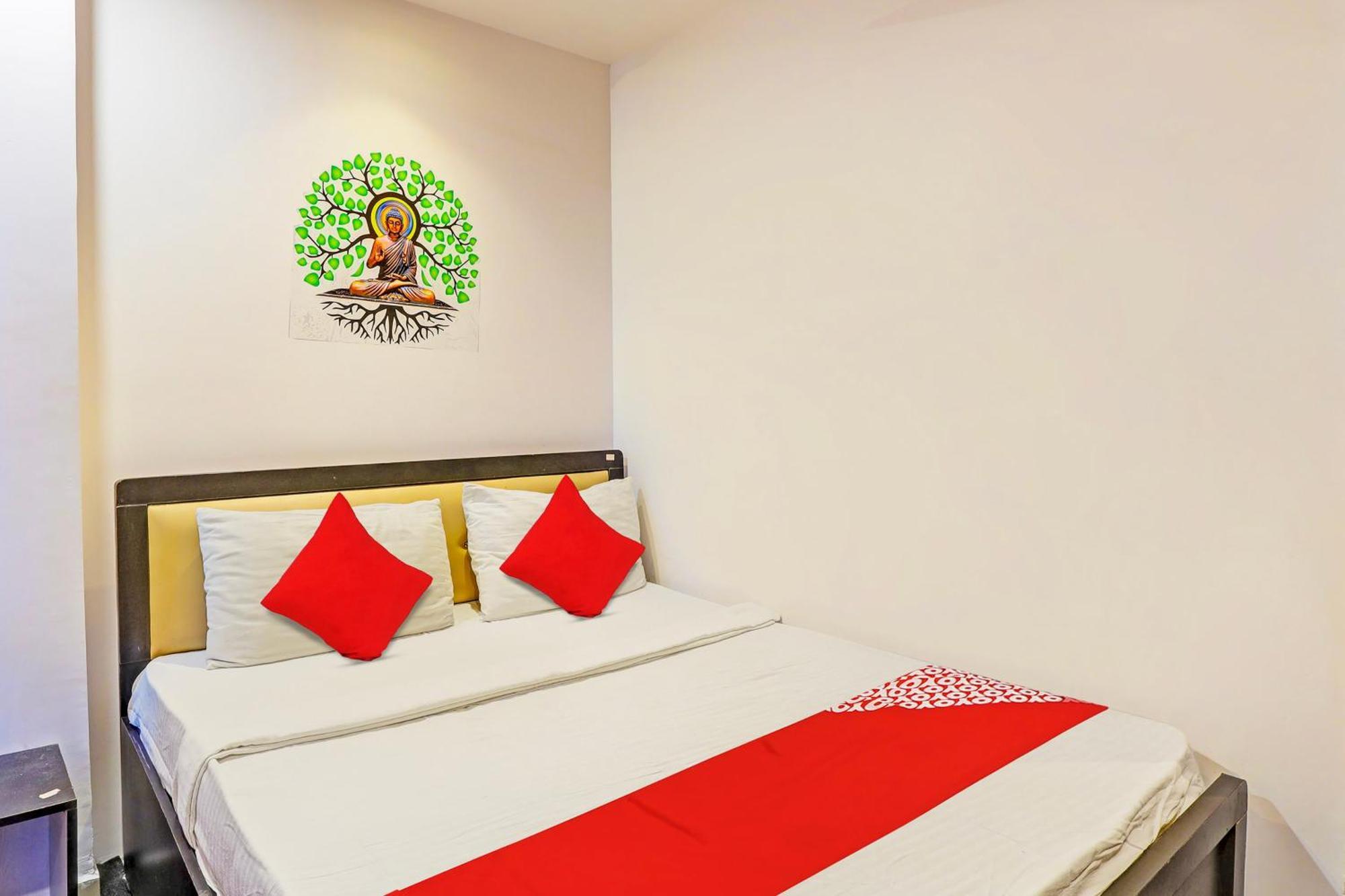 Hotel O Lotus Hotel สุรัต ภายนอก รูปภาพ